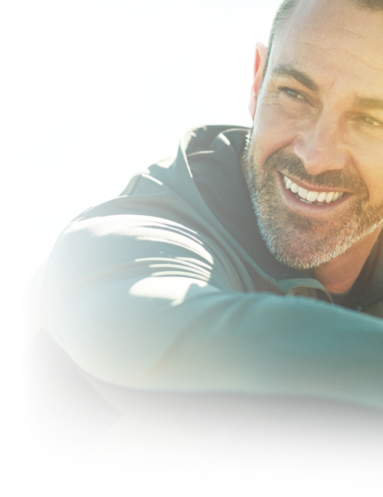 Homme de 40 ans presbytie